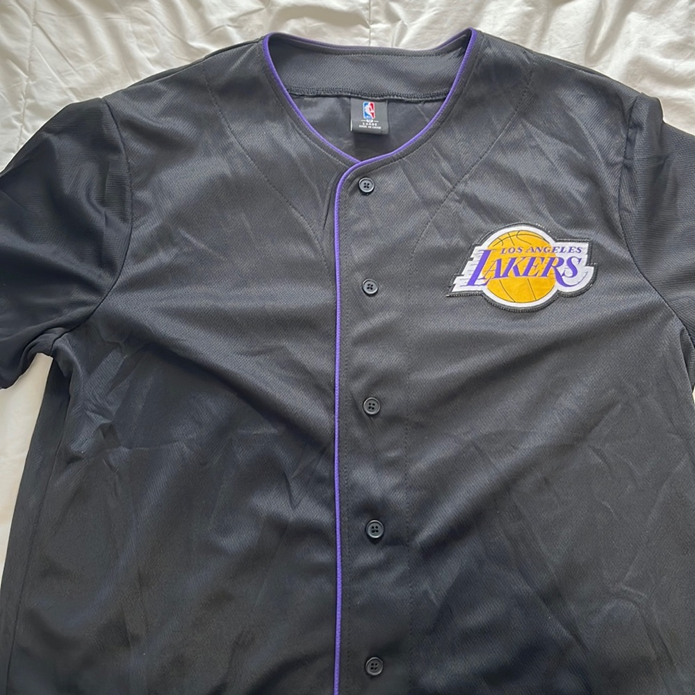 Lakers shirt